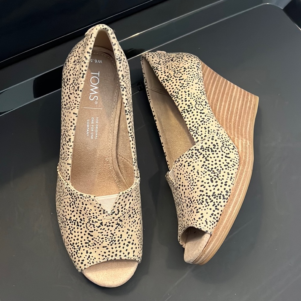 TOMS Beige Wedge Heels